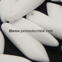 50 DAGGERS 5X16MM GLASS COLOURS WHITE ALABASTER