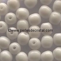 50 PERLES RONDES LISSES 4MM OPAQUE WHITE 03000 - BLANC