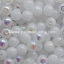 50 SMOOTH ROUND BEADS 4MM OPAQUE WHITE AB 02010/28701