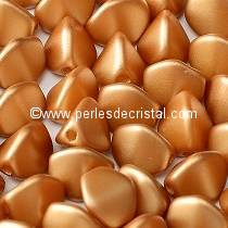 50 PINCH 5X3MM GLASS COLOURS PASTEL AMBER - 02010/25003