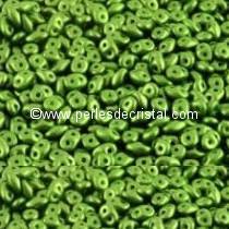 10GR SUPERDUO 2.5X5MM GLASS COLOURS PASTEL OLIVINE 02010/25034 - GREEN