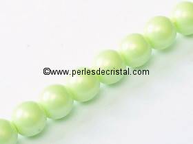 50 SMOOTH ROUND BEADS 4MM GREEN PEARL 02010/29315