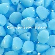 50 PINCH 5X3MM GLASS COLOURS OPAQUE BLUE TURQUOISE 63030